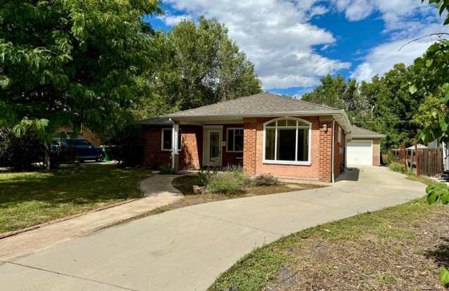 Beautiful 2 bedroom, 1.5 bathrooms plus an office!! Available NOW! photos photos