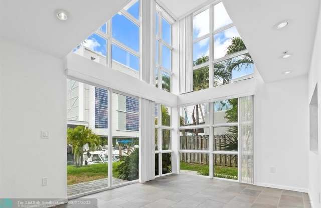 1490 SE 15th St - 1490 Southeast 15th Street, Fort Lauderdale, FL 33346