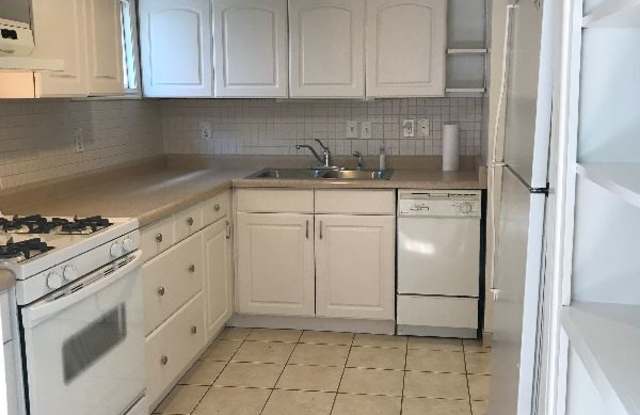 371 E 700 S Gallery 4