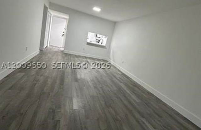 8875 Fontainebleau Blvd Gallery 4