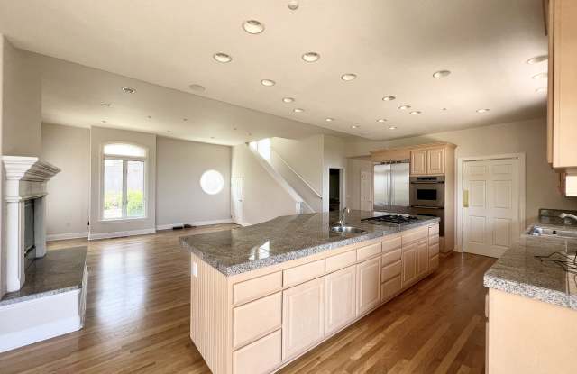75 Bond Ln Gallery 3