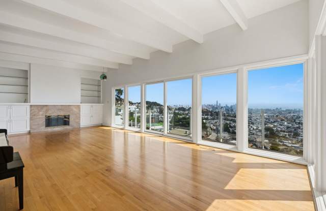 4 Bed, 3.5 Bath - Clarendon Heights Home with Breathtaking Views photos photos