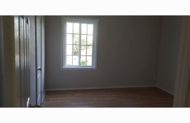501 Grove Place photos photos