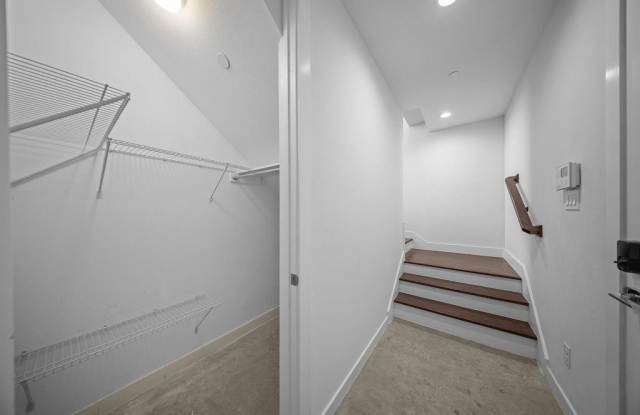 4626 Munger Avenue Gallery 4