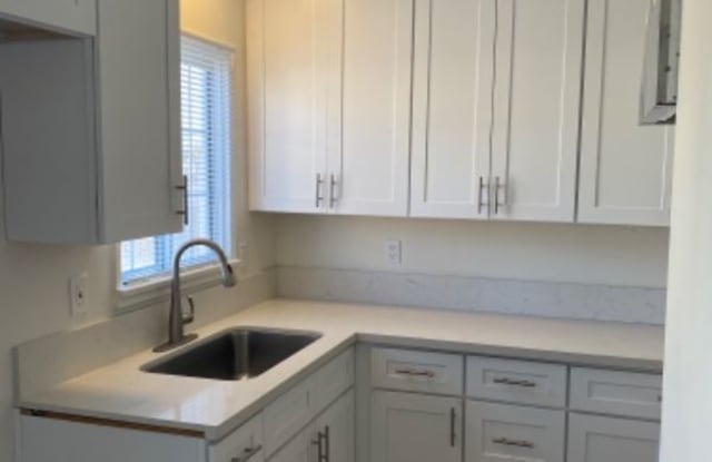 2292 Grand Ave 2294 - 2292 Grand Avenue, Long Beach, CA 90815