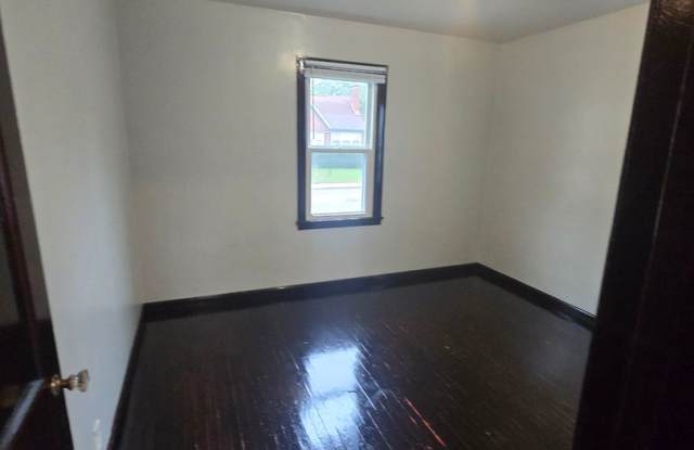 Westside Two Bedroom Home Located Near 16th and Concord Gallery 3