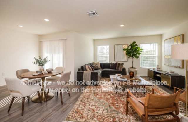 4748 NW 39th Pl Gallery 2