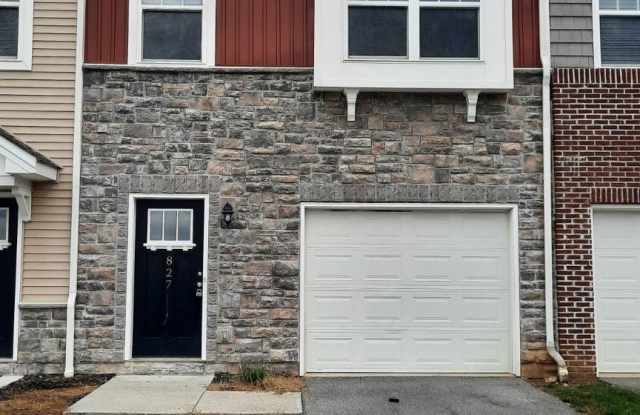 827 SCHOONER Lane Gallery 1