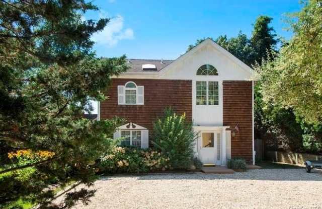 42 Towd Point Road Gallery 2