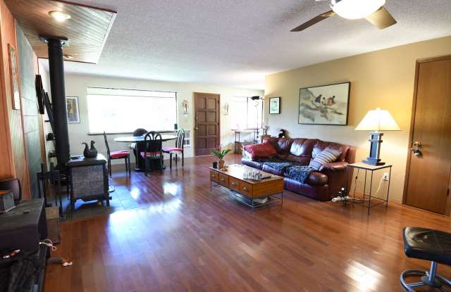 6433 Southwest Luana Beach Road Gallery 3