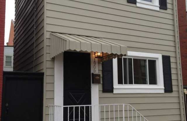 Student Housing - South Side Flats Gallery 1
