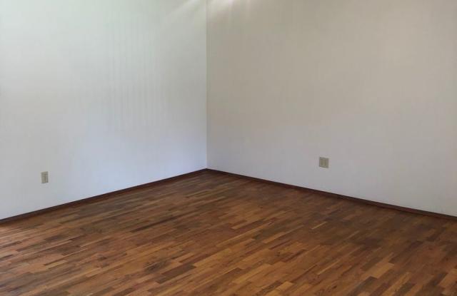 1131 Forest Glen Rd. Gallery 2