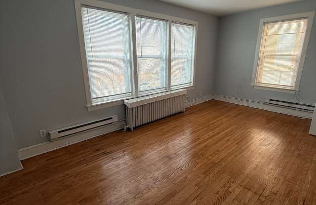 307 West 18th Street - 2 photos photos