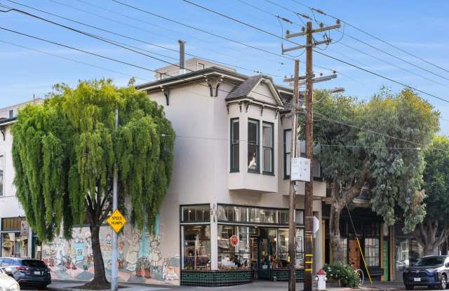 Remodeled pet friendly, top floor 2BR with in-unit laundry - 1453 Church Street, San Francisco, CA 94131