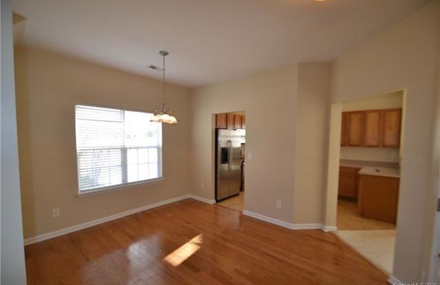9198 Glenashley Drive Gallery 4