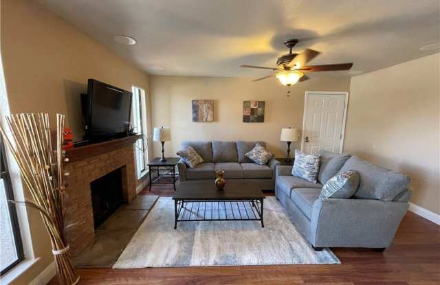 2011 Bluegill Way Gallery 2