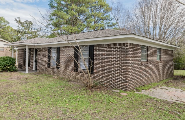 102 Betty St - 102 Betty St, Clanton, AL 35045