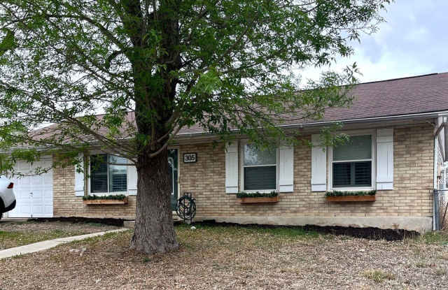 305 Jeanette Dr photos photos