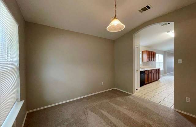 216 Jennifer Ln. Gallery 3