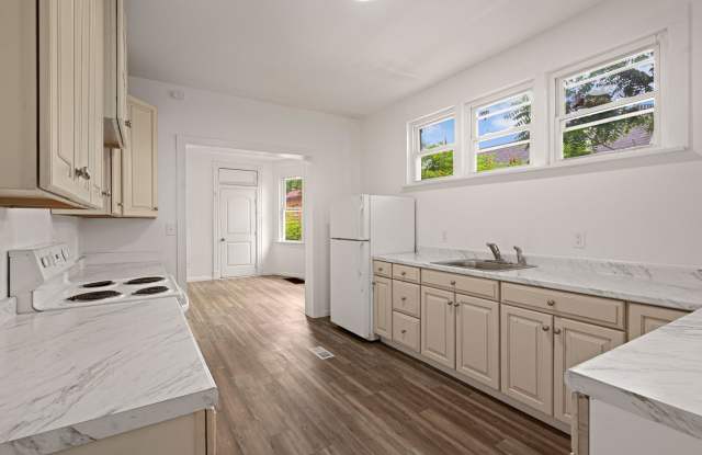 Stunning 4 bedroom home in Perry South available now! photos photos Stunning 4 bedroom home in Perry South available now! photos photos