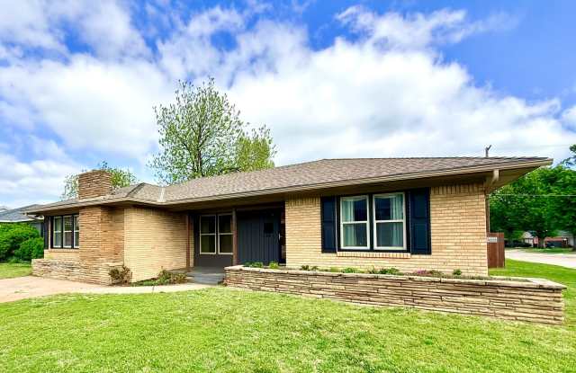 Beautiful Corner-Lot 3BD 1BA Home in Belle Isle Area!! - 2321 Northwest 50th Street, Oklahoma City, OK 73112