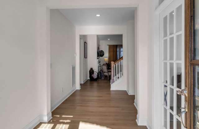 5308 Eagle Trail Court Gallery 3