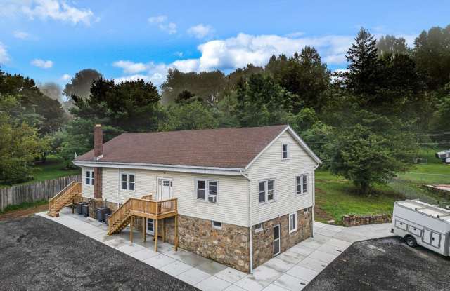 71 DREAMLAND PARK Drive Gallery 1