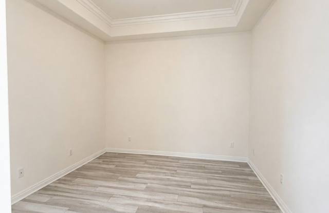 Large 3-bedroom 2.5 bath Condo style living in the heart of Sherman Oaks Gallery 4