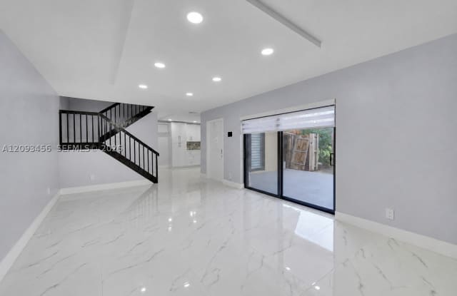 9861 NW 6th Ct Gallery 4