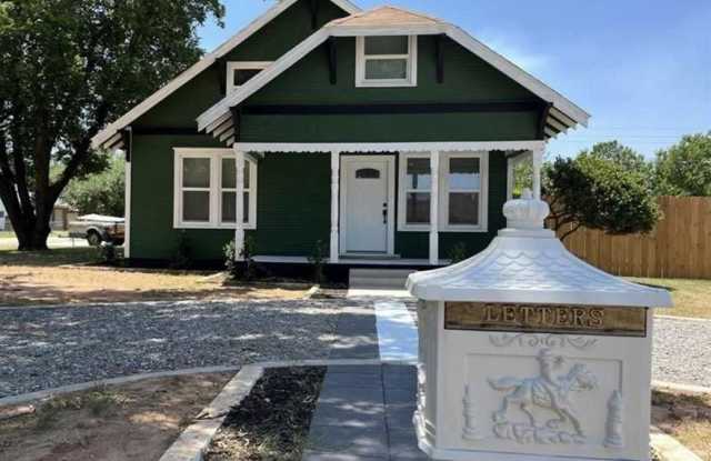415 S PECAN STREET photos photos