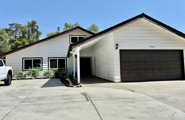 Large Single Story Home w/Loft photos photos