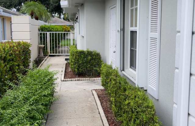 4426 LACEY OAK Drive Gallery 3
