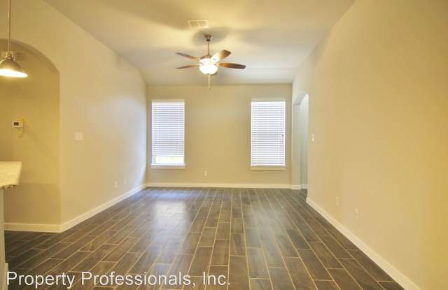351 Creekside Curve Gallery 3