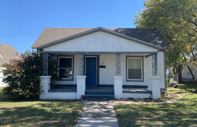 2127 S Joplin Avenue - 2127 South Joplin Avenue, Joplin, MO 64804