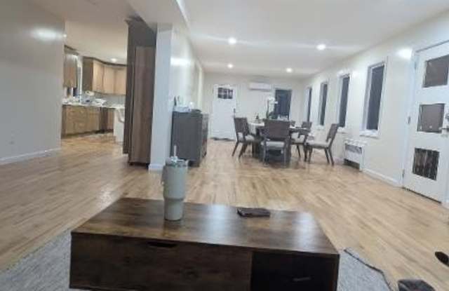 988 Elizabeth Terrace photos photos