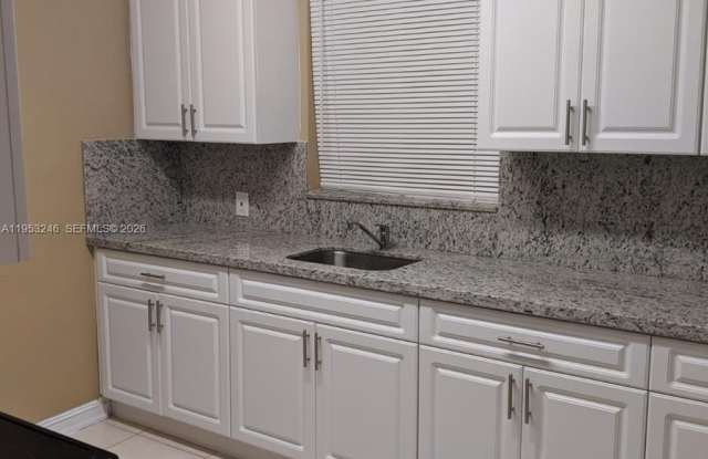 928 SW 8th Ave photos photos