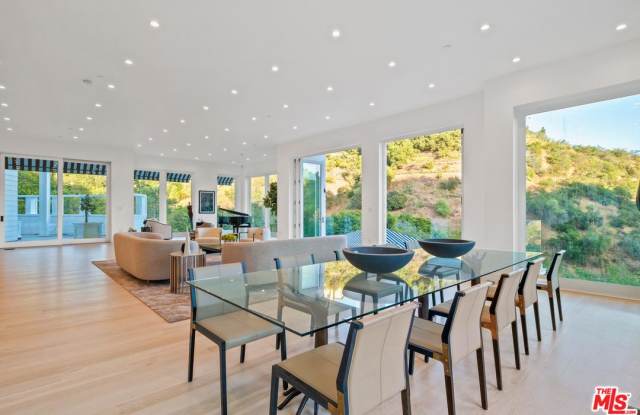 10535 VESTONE Way Gallery 2