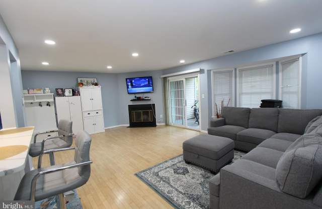 119 ACADIA Court Gallery 4