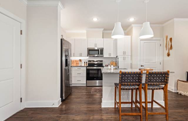 Mariposa Communications Parkway - Senior Housing Gallery 1