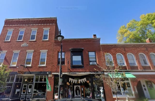 108 Main Street - 108 Main Street, Newmarket, NH 03857
