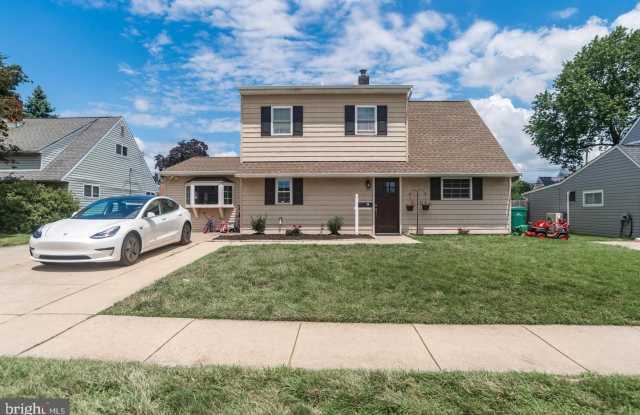 70 HUCKLEBERRY Lane photos photos