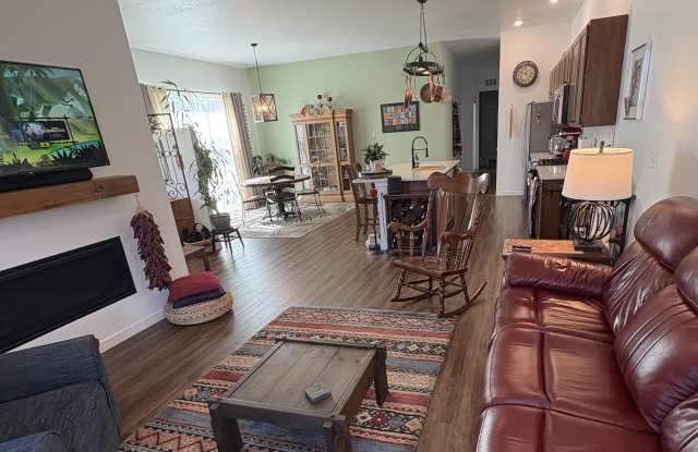 847 Colorado River Avenue Gallery 4
