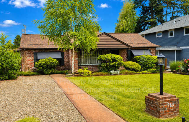 785 2nd St photos photos