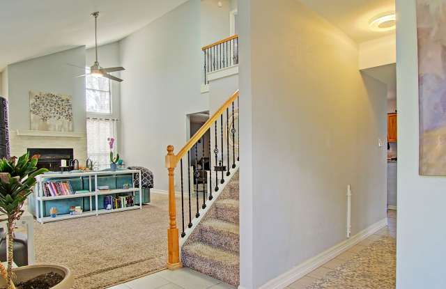 Beautiful Condo centrally located Gallery 4