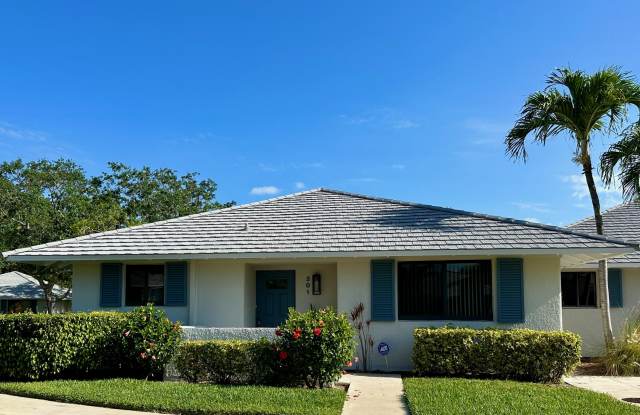 301 Club Drive photos photos