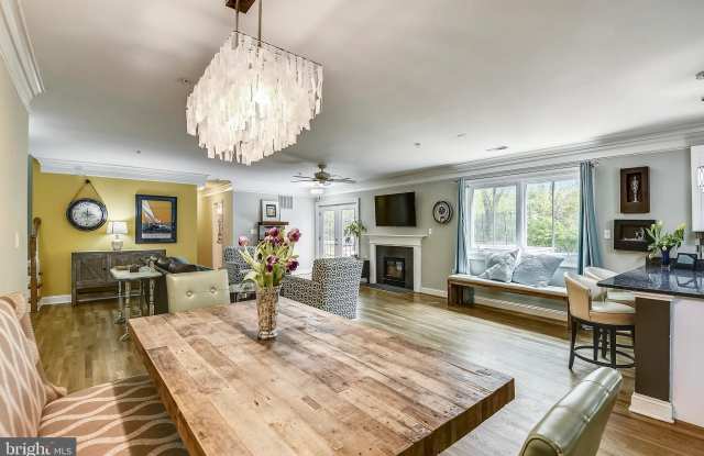 509 HILLSMERE DRIVE Gallery 4