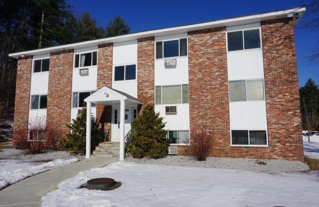 5 Turnpike Rd - 5 Turnpike Road, Townsend, MA 01469