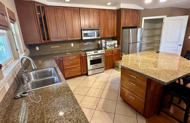 Spacious Home Close to Beaches, Shopping and More in South Maui! photos photos