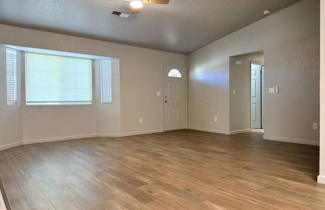 4/2 with open floor plan Available NOW!! Move in special $500 off 1st month's rent Gallery 4
