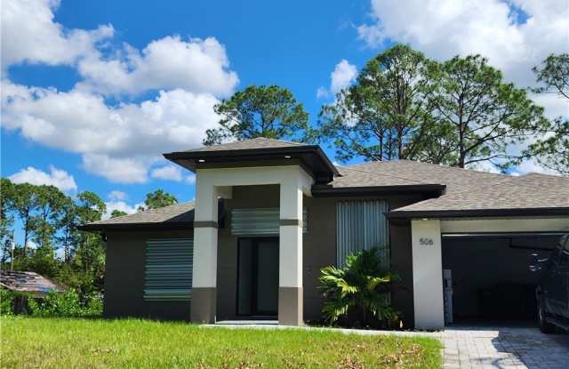 506 Maple Avenue N photos photos